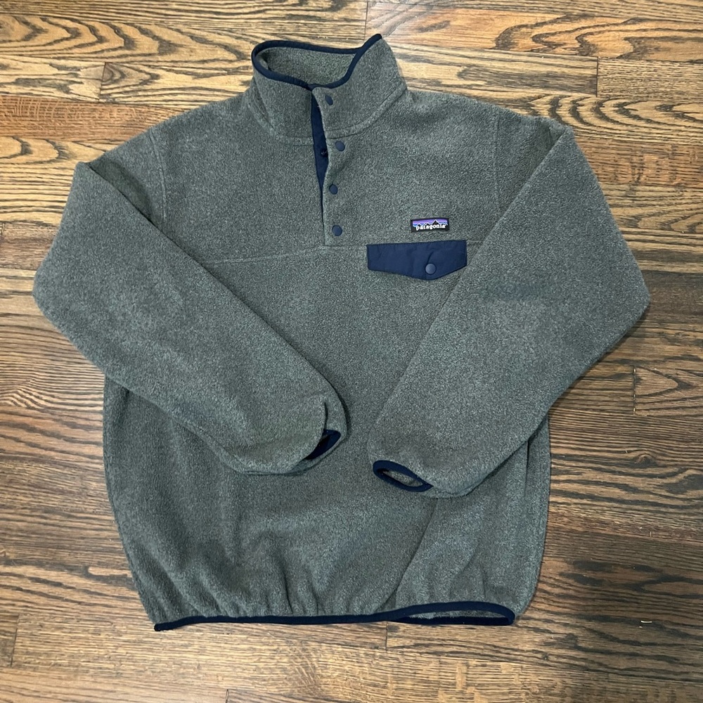 Grey Patagonia pullover